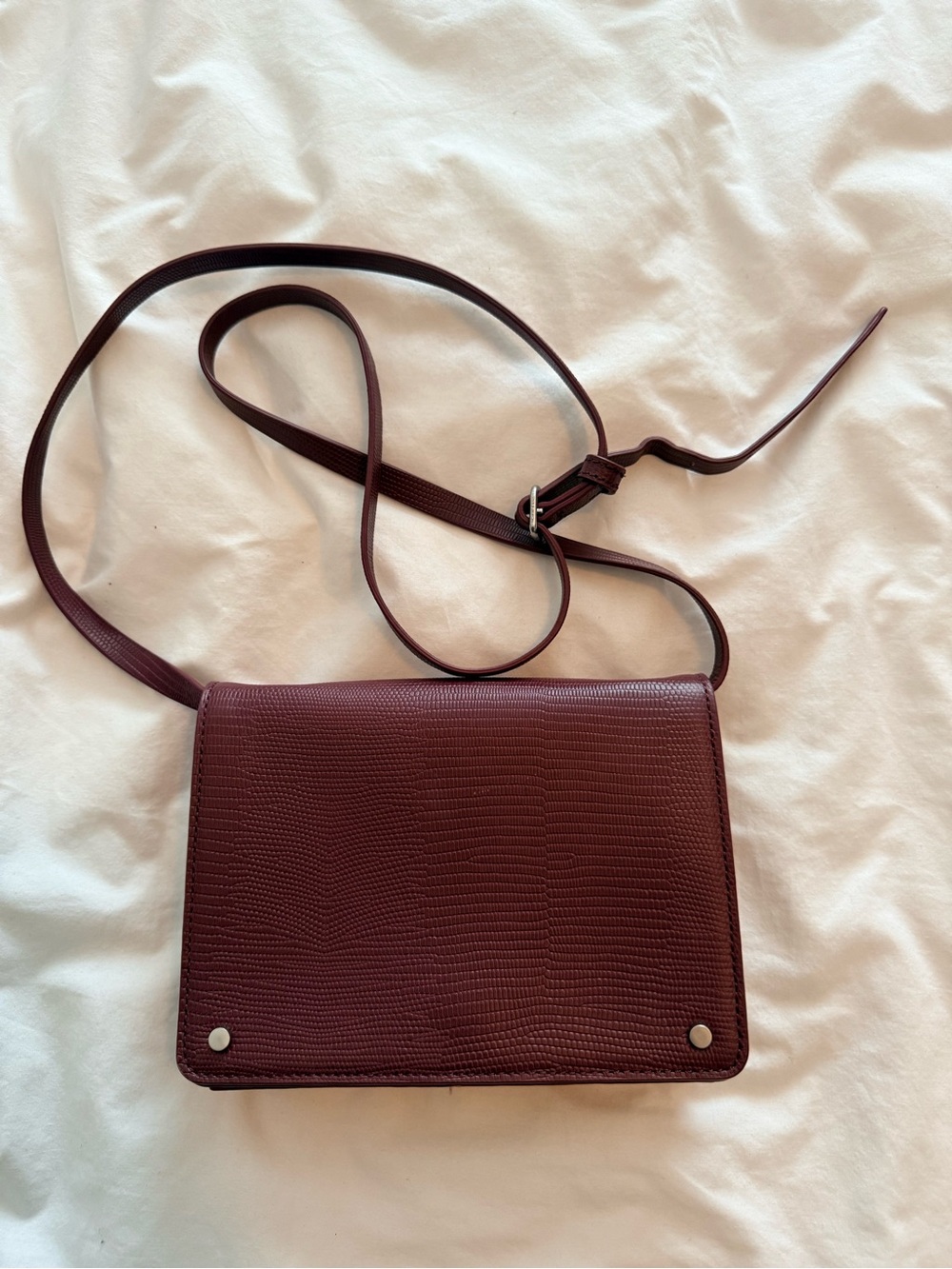 Treasure and Bond Burgundy Textured Crossbody Bag New no tags